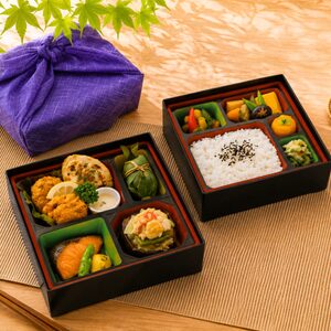 弁当：二段重　楓